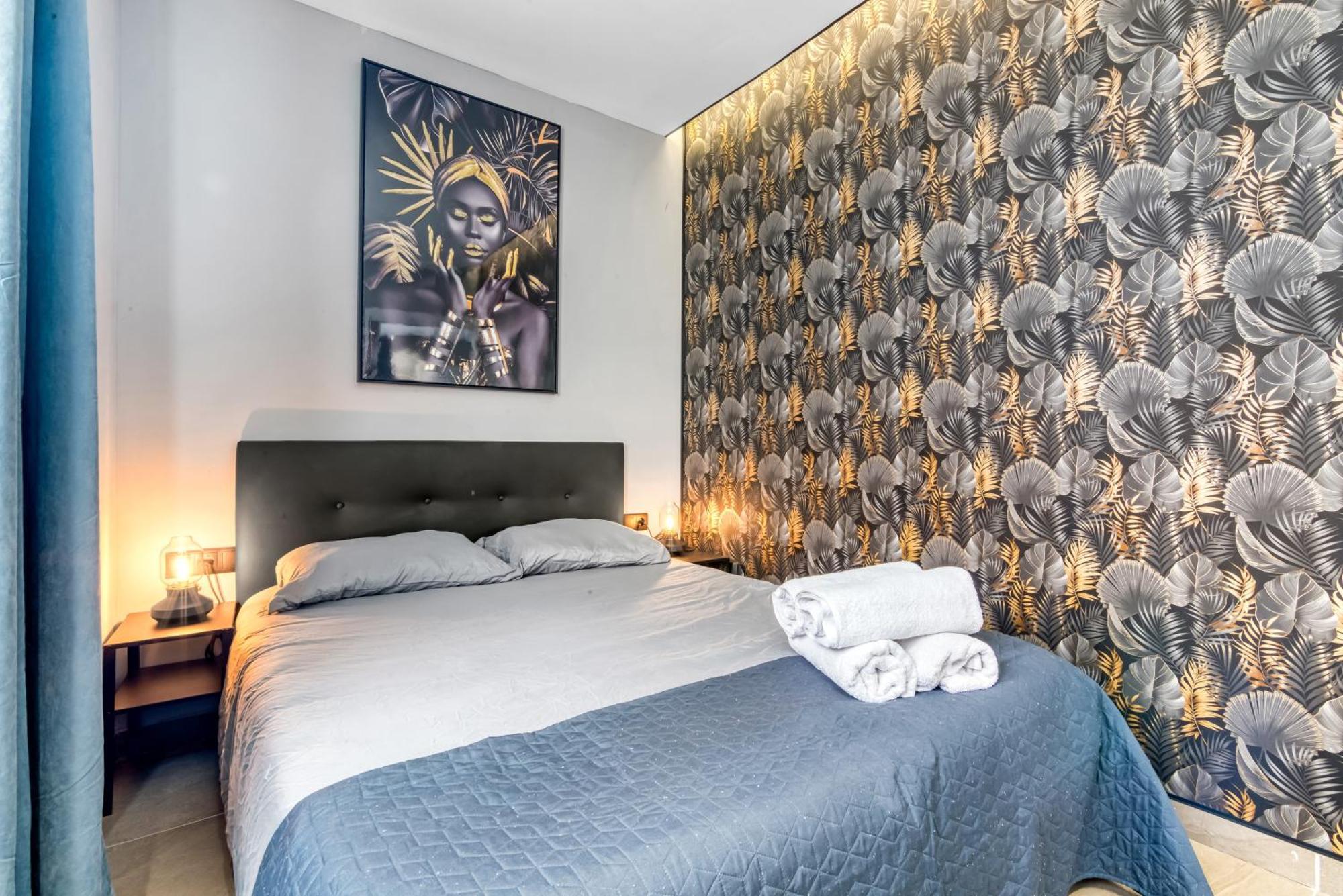 City Scape Suites Valencia Buitenkant foto