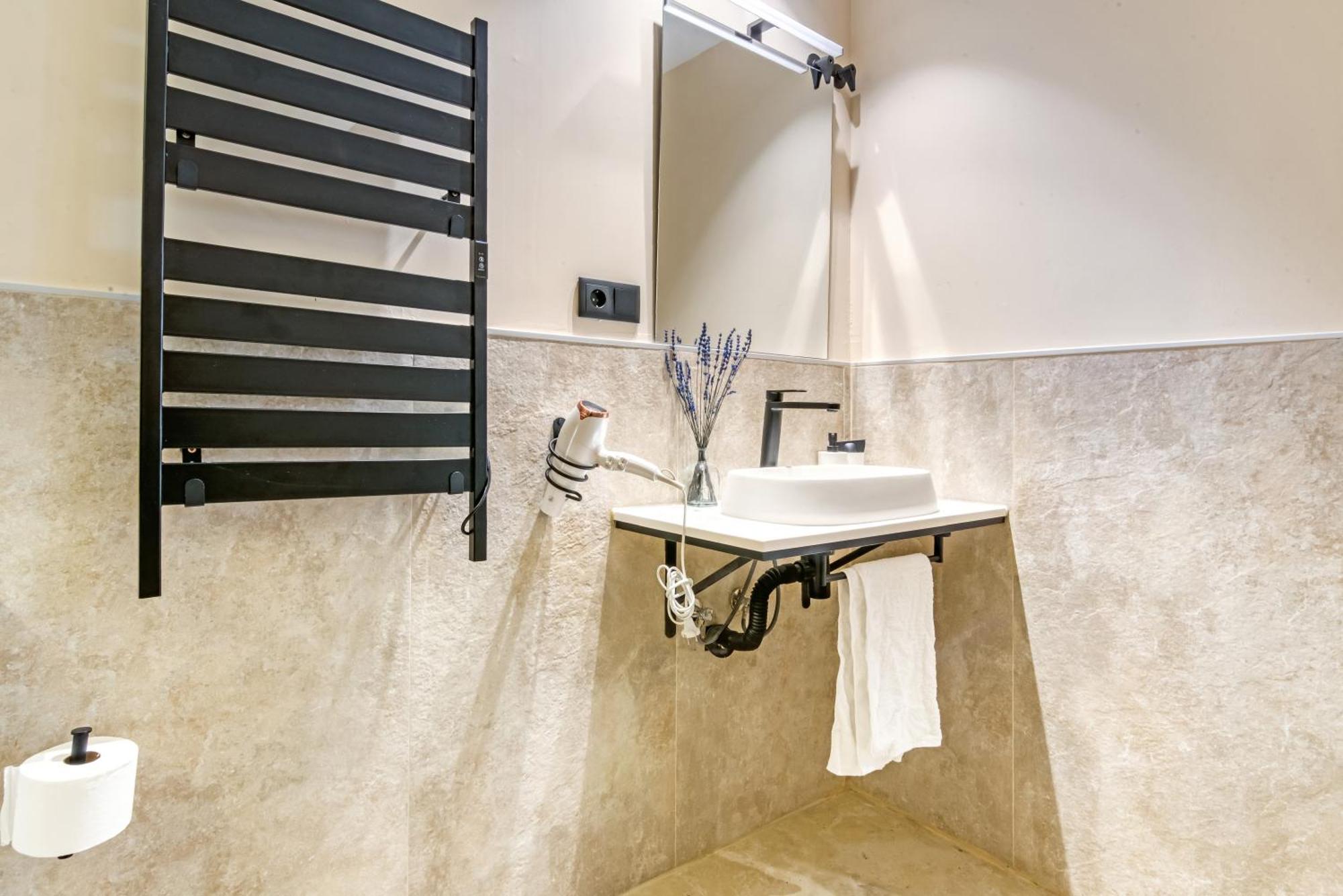 City Scape Suites Valencia Buitenkant foto