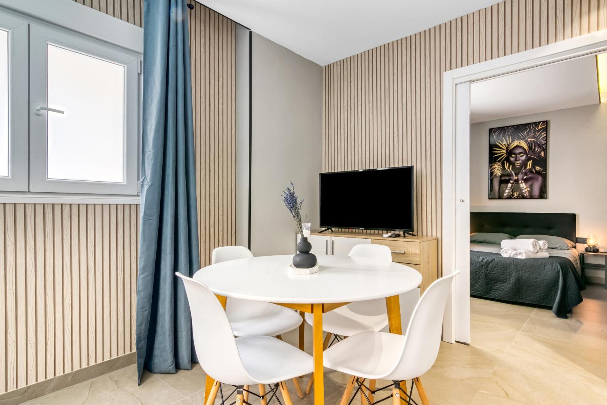 City Scape Suites Valencia Buitenkant foto